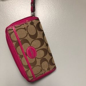 ⛔️SOLD⛔️ Coach Wristlet/Wallet